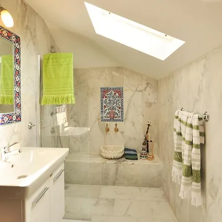 Alanya Sleeps 14 With Pool Air Con And Wifi