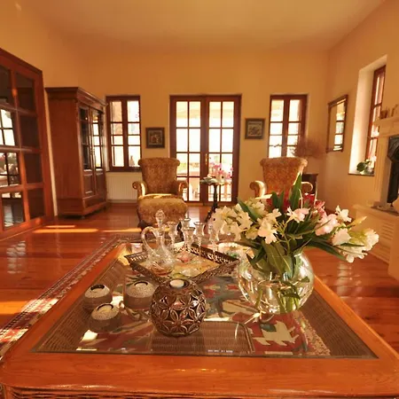 Alanya Sleeps 14 With Pool Air Con And Wifi Vila