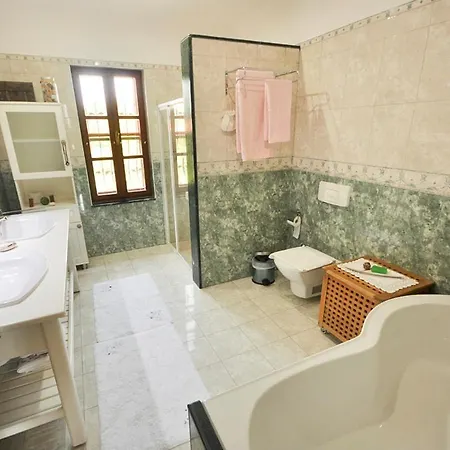 Vila Alanya Sleeps 14 With Pool Air Con And Wifi